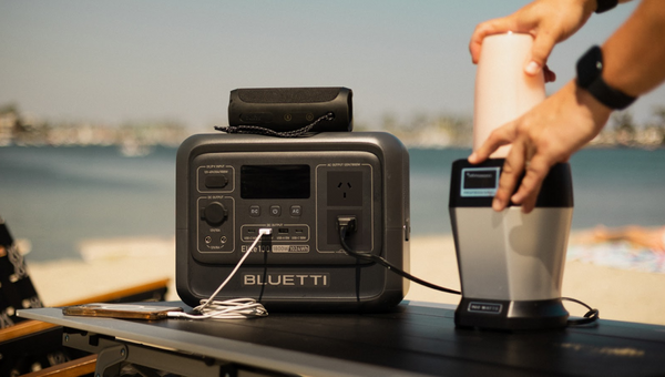 BLUETTI Elite 100 V2 alimentando una batidora eléctrica