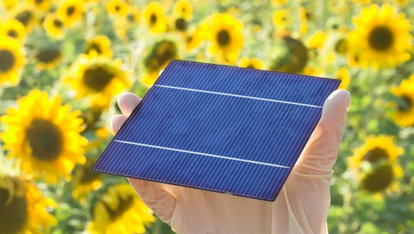 detalle celda solar de un panel solar