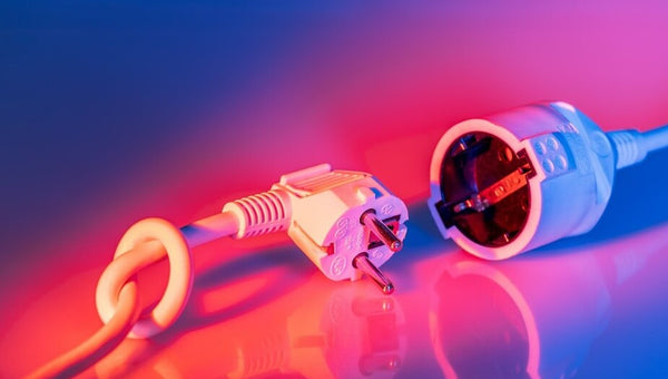 detalle de un enchufe schuko